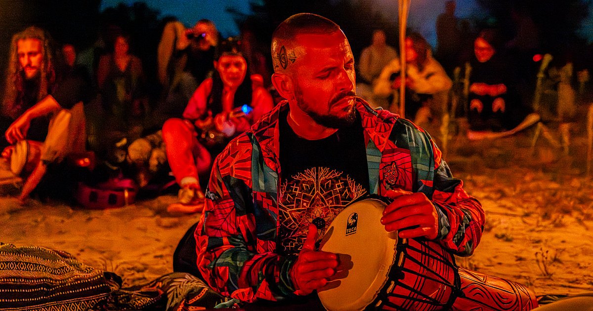 Handpanowa Pełnia nad Stawami - muzyczna magia mimo zachmurzonego nieba [FOTO, WIDEO] - HEJ.MIELEC.PL