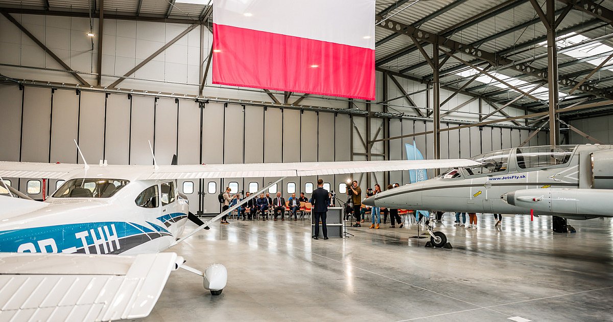 Nowy hangar na Lotnisku Mielec [FOTO, RADIO] - HEJ.MIELEC.PL