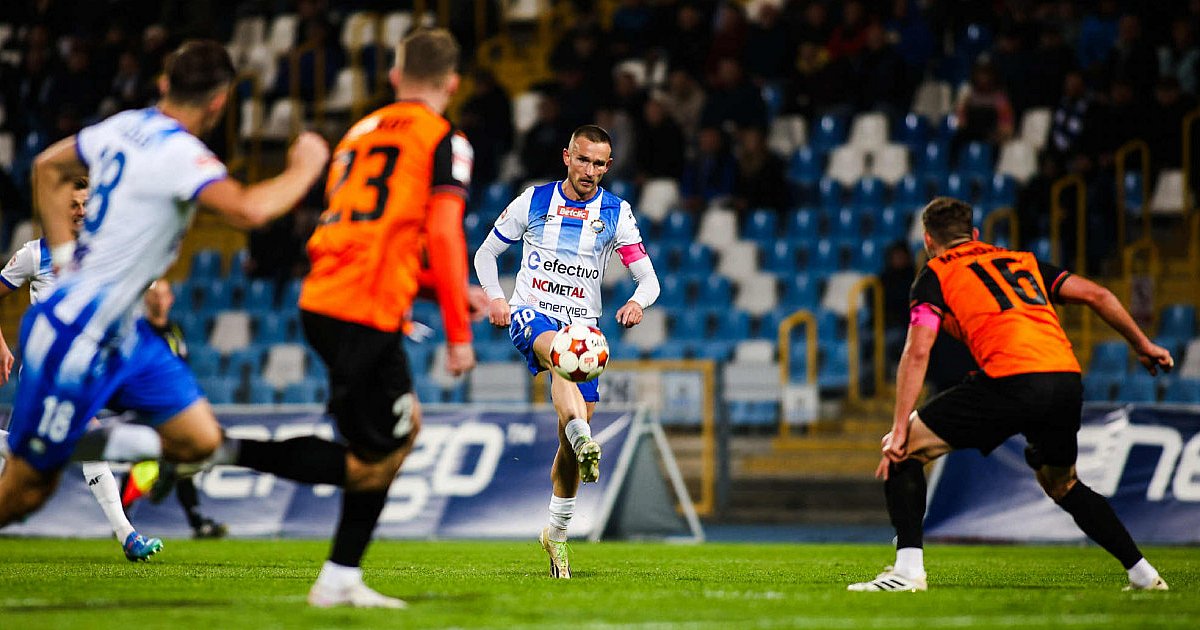 Stal Mielec - Chrobry Głogów. Remis do przerwy