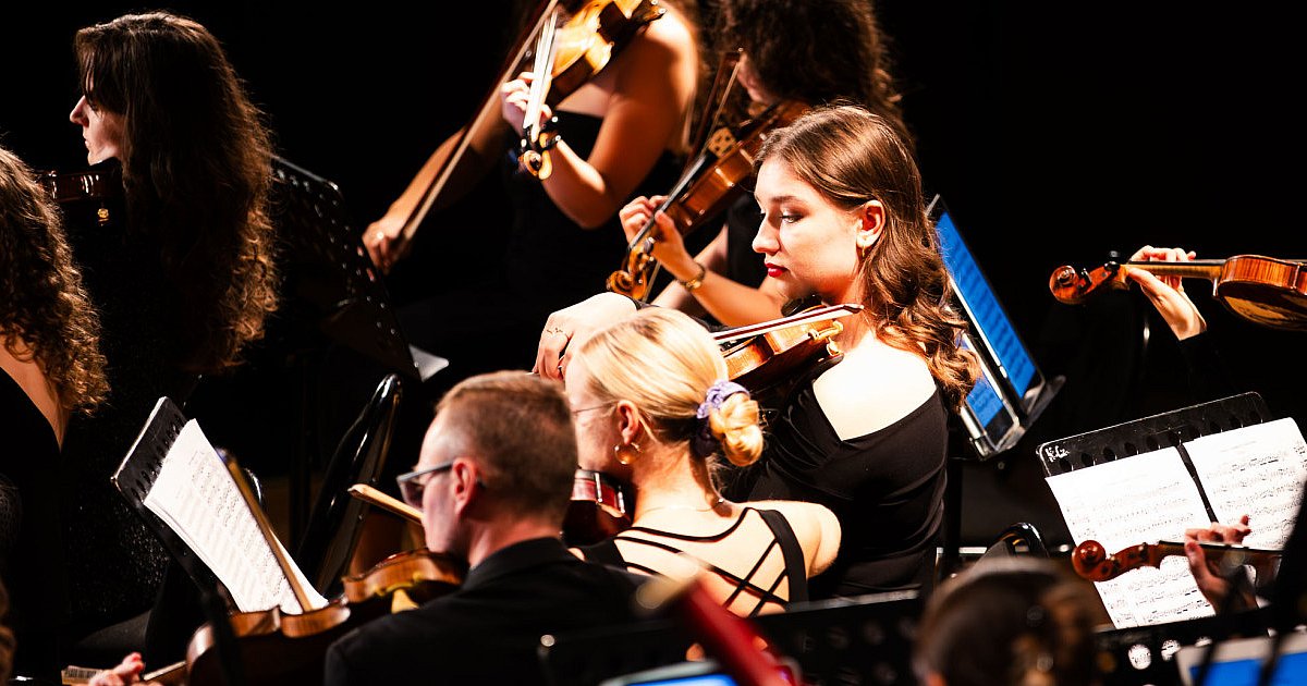 Dziewiąty sezon czas start! Symfonicy wrócili na scenę [FOTO] - HEJ.MIELEC.PL