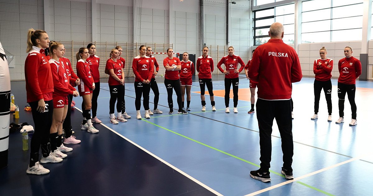 Reprezentacja Polski w piłce ręcznej kobiet dotarła do Mielca - HEJ.MIELEC.PL