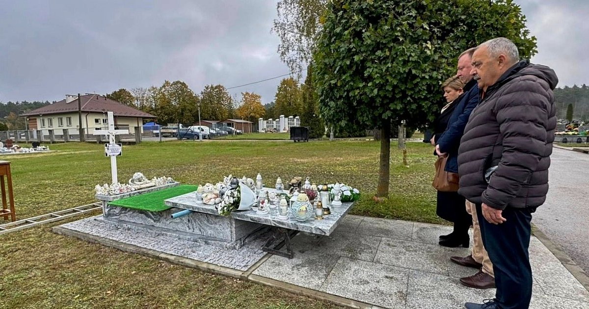 Dzień Dziecka Utraconego. Uroczystość na cmentarzu - HEJ.MIELEC.PL