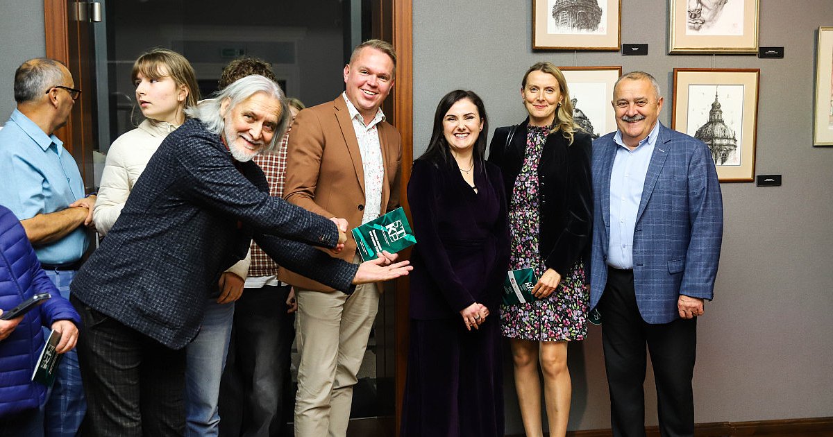 Mieleccy artyści pokazali swoje prace w Galerii ESCEK [FOTO] - HEJ.MIELEC.PL