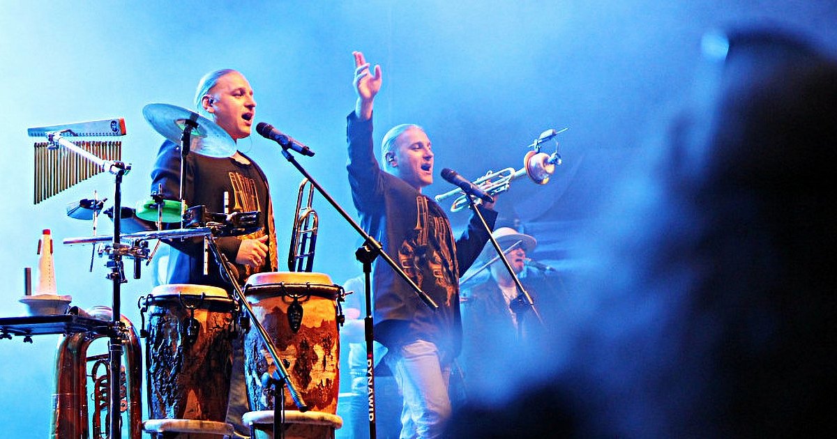 Kultowy koncert w hali MOSiR! Zagrają bracia Golec. Spore zainteresowanie - HEJ.MIELEC.PL