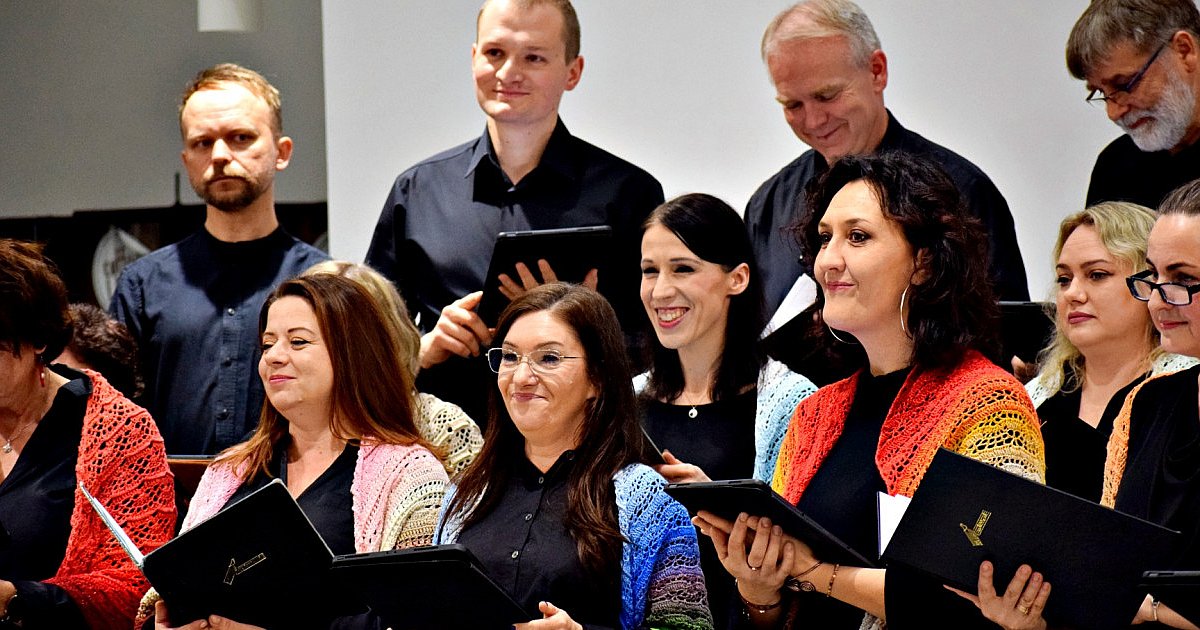 "Muzyka dla odporności" - koncert w mieleckiej bibliotece [FOTO] - HEJ.MIELEC.PL