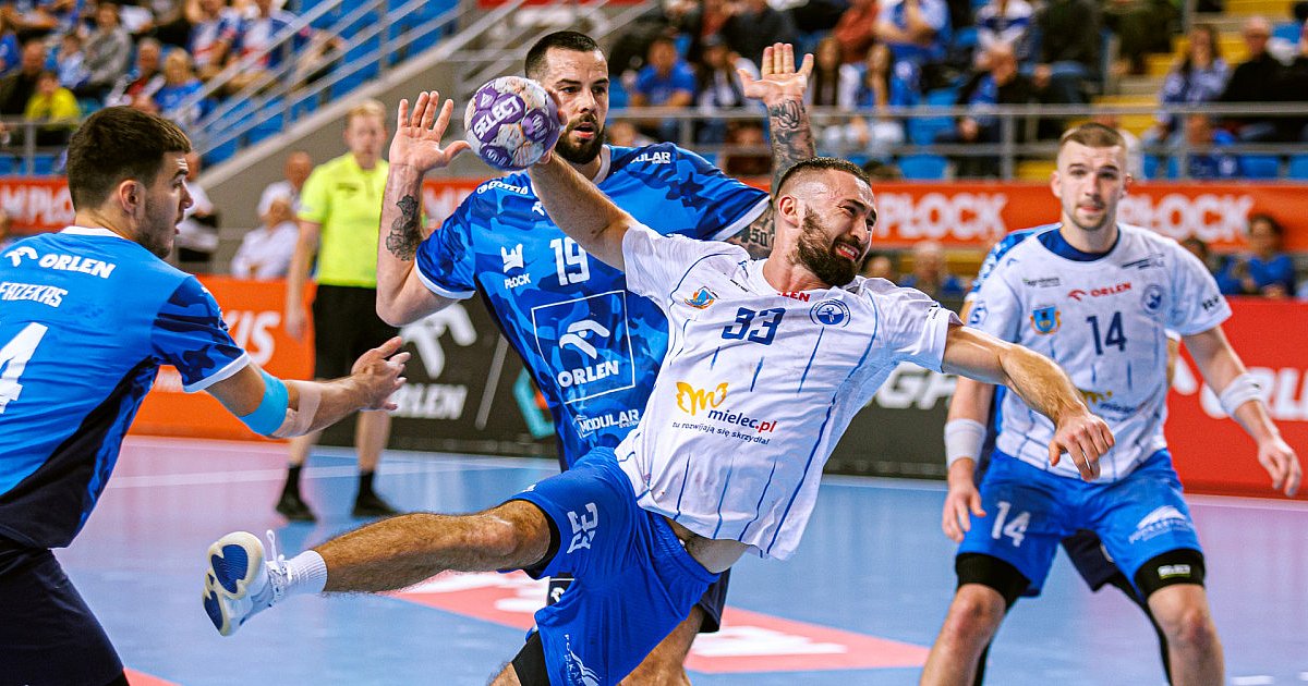 Stal bez szans w starciu z mistrzem kraju [FOTO] - HEJ.MIELEC.PL