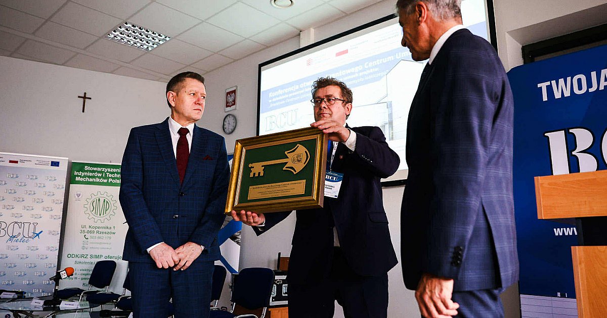 Otwarcie Branżowego Centrum Umiejętności w Mielcu: kuźni kadr dla lotnictwa