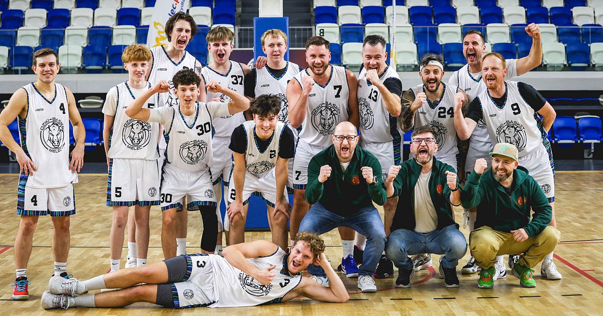 Historyczny mecz koszykówki w Mielcu! Zwycięski! [FOTO] - HEJ.MIELEC.PL