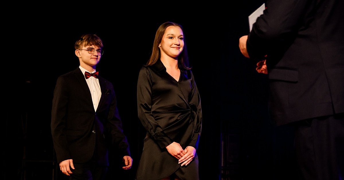 "Tu stawialiśmy pierwsze kroki". Młodzi tancerze docenieni - HEJ.MIELEC.PL