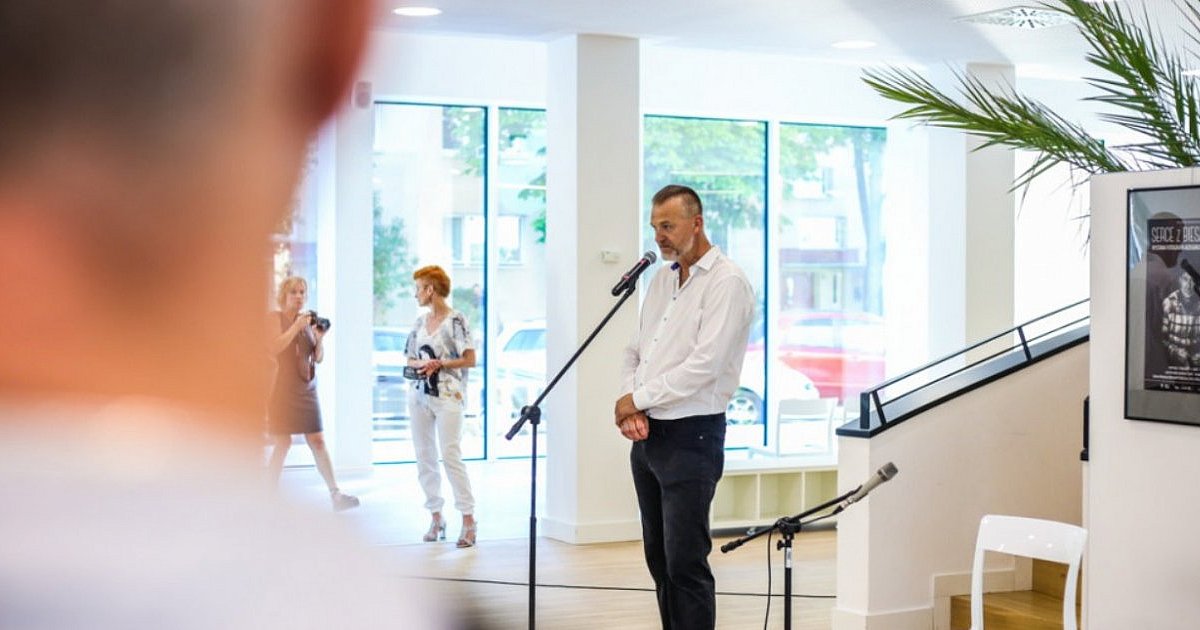 Fotografie Grzegorza Lizakowskiego w bibliotece. Wystawa w niedzielę - HEJ.MIELEC.PL