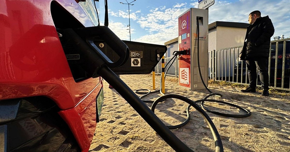 Trzy oferty na ładowarki do autobusów. Jakie ceny? - HEJ.MIELEC.PL