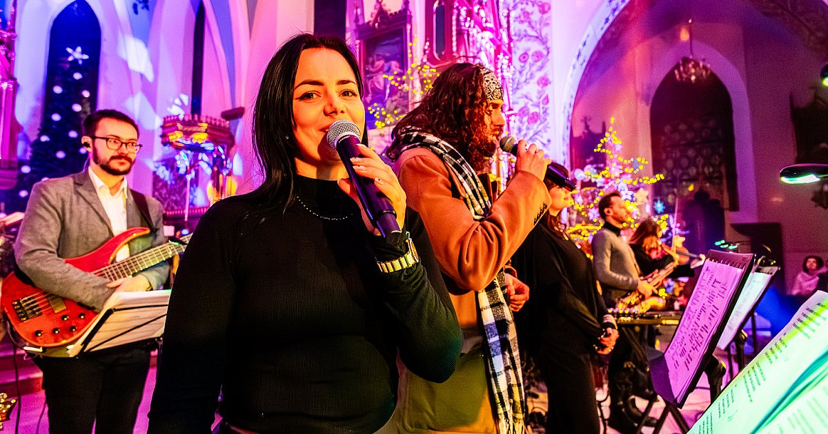 Koncert Kolęd w Przecławiu: muzyczne święto wspólnoty [FOTO, WIDEO] - HEJ.MIELEC.PL