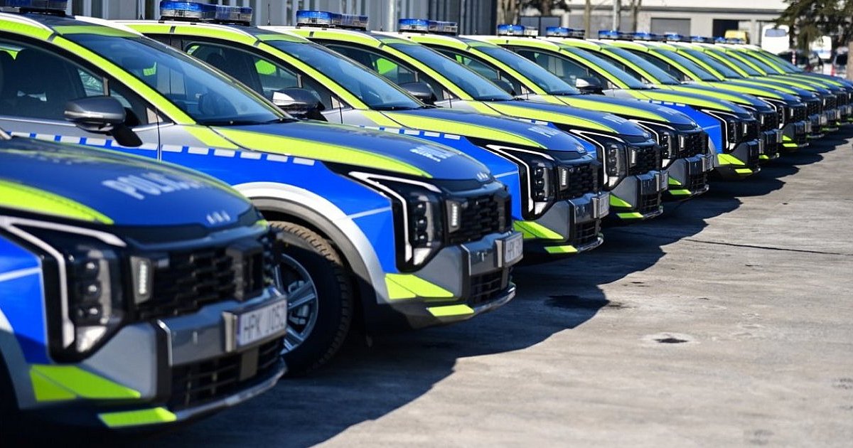 Kolejne dwa radiowozy dla mieleckiej Policji - HEJ.MIELEC.PL