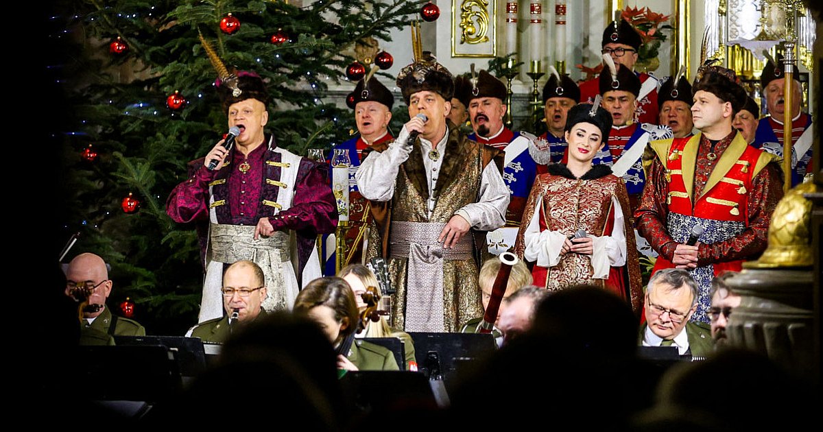 Wojsko Polskie kolędowało w Radomyślu Wielkim [FOTO] - HEJ.MIELEC.PL