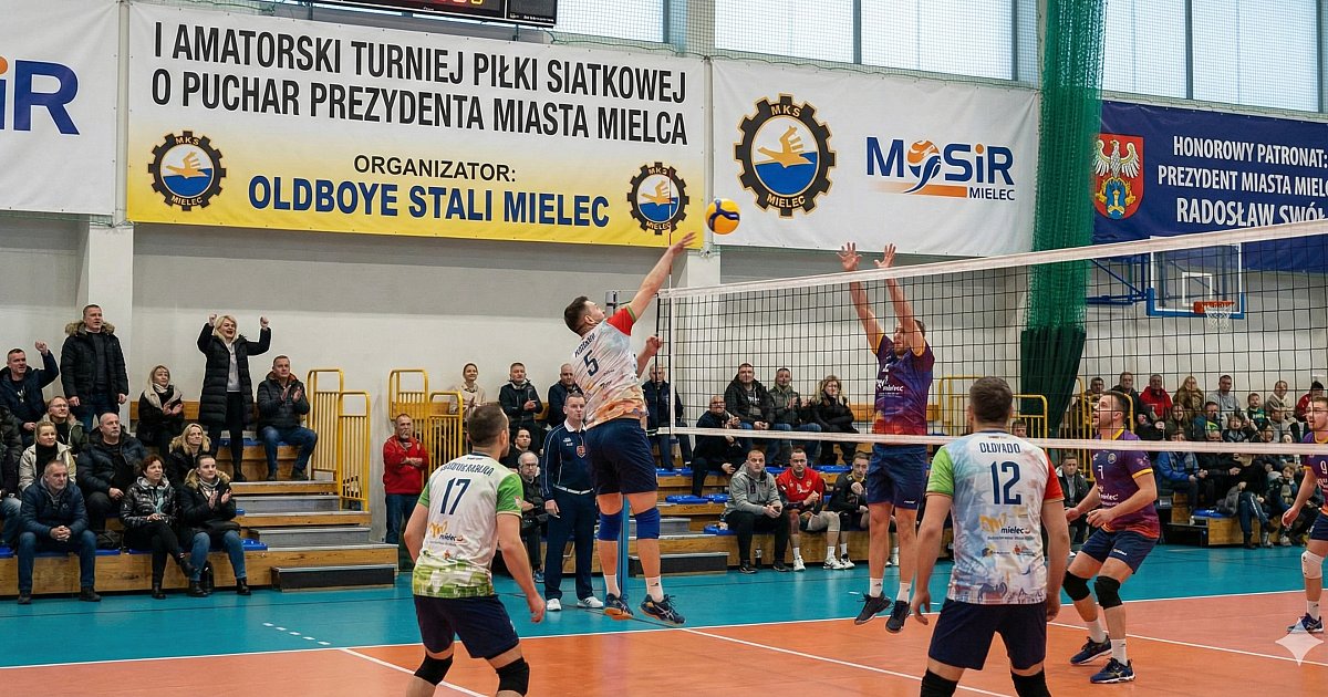 I Amatorski Turniej Piłki Siatkowej o Puchar Prezydenta Miasta Mielca - HEJ.MIELEC.PL