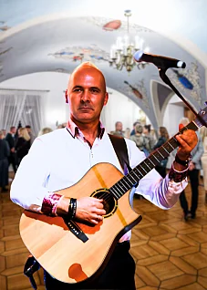 MUZYKA NA ŻYWO NA ZAMKU PRZECŁAW