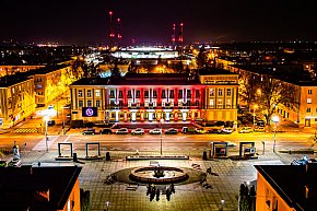 Dom Kultury SCK w narodowych barwach-13549