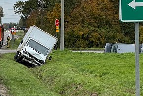 Żarówka. Wypadek na DW984. Dwie osoby w szpitalu-101175