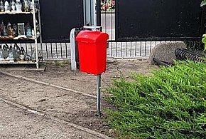 Widzisz taki pojemnik na cmentarzu. Oto, do czego służy-101333