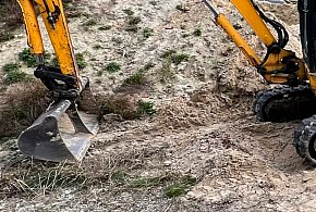 Podczas wykopów natknął się na niebezpieczny przedmiot-101466