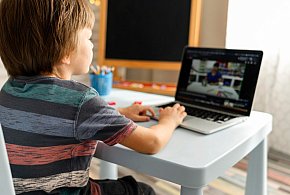 Popularni influencerzy mogą mieć kłopoty. Treści dla dzieci budzą kontrowersje-102206