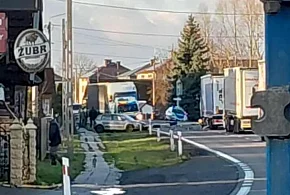 Czołowe zderzenie w Padwi. Trzy osoby w szpitalu-102416