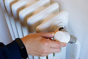 Kaloryfer zakręcony? I tak zapłacisz. Nowe prawo uderzy w lokatorów-102453