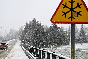 Na Podkarpaciu spadł pierwszy śnieg; trudne warunki na drogach-102532