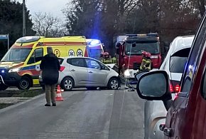 Wypadek w Złotnikach. Dwie osoby trafiły do szpitala-103221