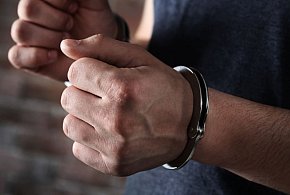 Ukrywał się na strychu. Wpadł w ramach szerokiej akcji policji-103341