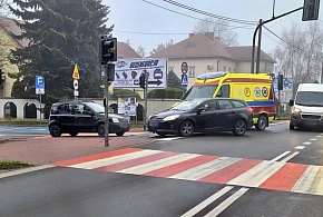 Uwaga! Korek w Chorzelowie po kolizji z ambulansem-103731