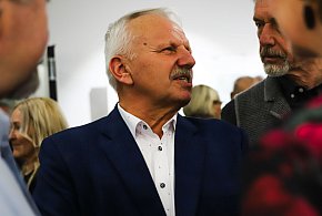 Tłumy na wernisażu wystawy „Życie jak witraż” [FOTO]