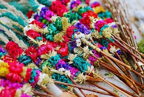 Rodzinne warsztaty palm wielkanocnych w GOK Grochowe