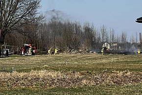 Groźnie w Woli Mieleckiej: ogień blisko domów