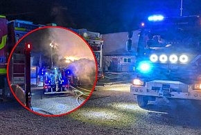 Nocny pożar budynku gospodarczego w powiecie