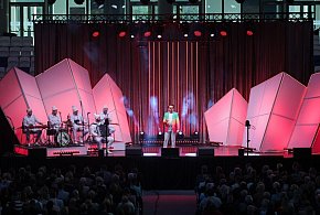 Neo-Nówka rozbawiła Mielec do łez. Kabaretowy wieczór pełen energii [FOTO]