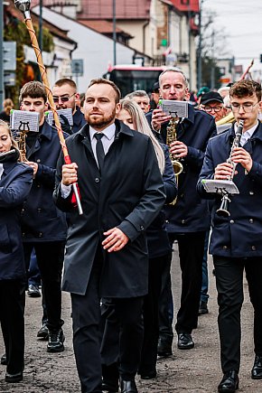 Święto Niepodległości - przemarsz ulicą Mickiewicza-13540