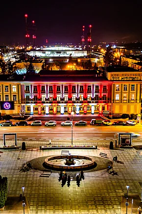 Dom Kultury SCK w narodowych barwach-13549