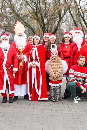 Classic Cars Mielec wyruszył z prezentami do Domu Młodzieży w Tyczynie-13664
