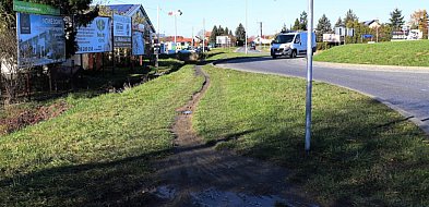 Będą zmiany dla pieszych przy DW985 na os. Rzochów-102035