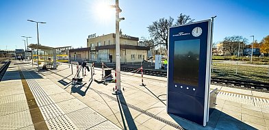 Wyświetlacz i głośniki na stacji PKP Mielec. Kończy się montaż [FOTO]-102095