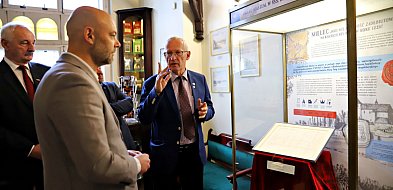 Uroczyste odsłonięcie XVII-wiecznej kopii aktu lokacyjnego w Pałacyku Oborskich-102407