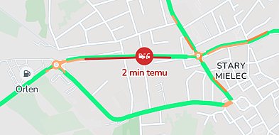 Korkuje się mielecka starówka, kolizja na Alei Jana Pawła II-103638