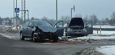 Zderzenie dwóch osobówek na obwodnicy Mielca-104605