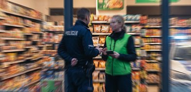 Awantura w Żabce. Rzucił kobietę na podłogę