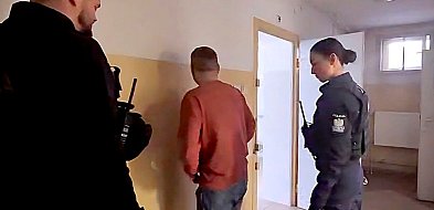 Kradł w sklepie, zaatakował butelką innego klienta. Został zatrzymany