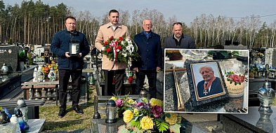 Złożyli kwiaty na grobie Eugeniusza Szyfnera