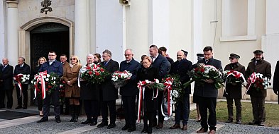 Mielec uczcił 16. rocznicę katastrofy smoleńskiej. „Pamięć wciąż nas łączy”