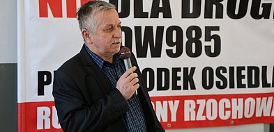 Mieszkańcy Rzochowa alarmują: „Nie chcemy drogi przez środek osiedla” [FOTo}