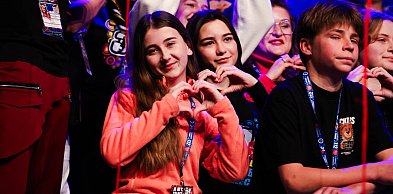 Niedzielny finał WOŚP TRWA w hali MOSiR w Mielcu [FOTO]